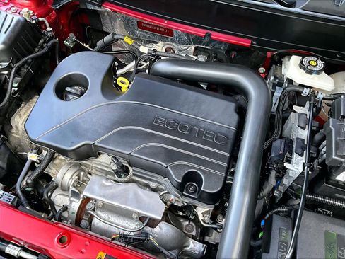 Used 2023 Chevrolet Equinox LT AWD/4WD image 36