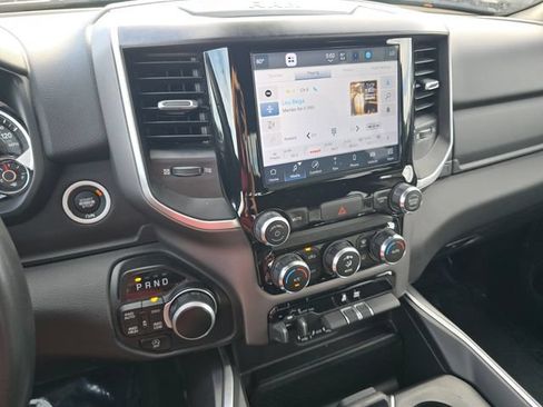 Used 2022 RAM 1500 Big Horn AWD/4WD image 40