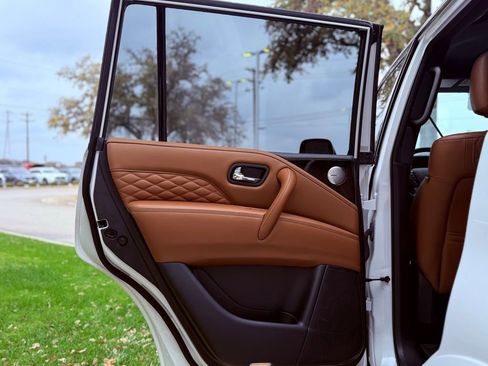 Used 2023 INFINITI QX80 Sensory w/ Cargo Package image 29