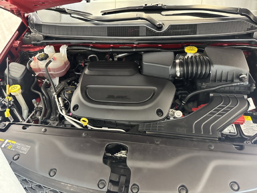 Used 2025 Chrysler Pacifica Select FWD image 25