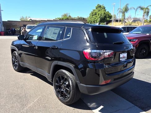 New 2026 Jeep Compass Latitude AWD/4WD image 3