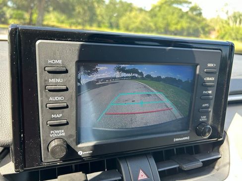 Used 2020 Toyota RAV4 XLE w/ Convenience Package FWD image 26