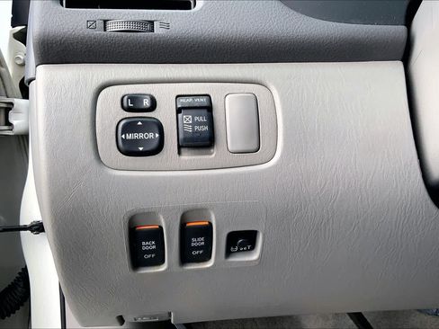 Used 2010 Toyota Sienna XLE w/ Towing Prep Pkg FWD image 31