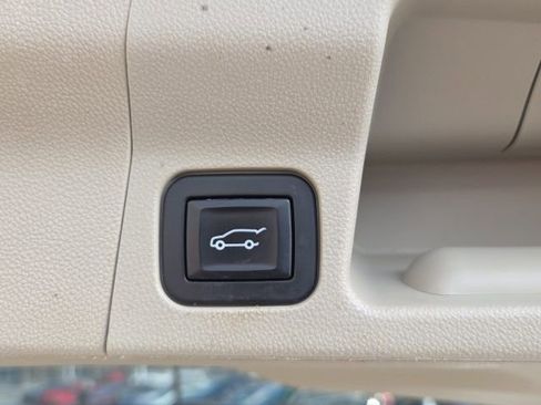 Used 2017 GMC Acadia Denali w/ Technology Package image 10