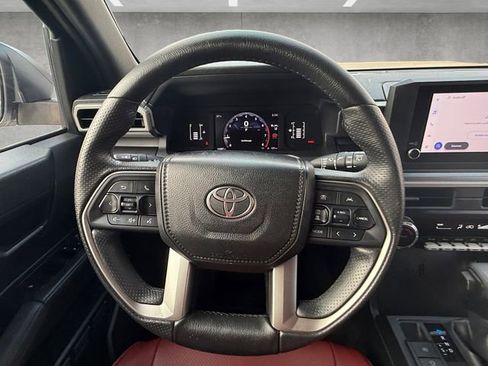 Used 2025 Toyota 4Runner SR5 RWD image 21
