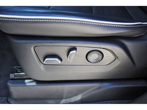 Used 2023 Cadillac Escalade Premium Luxury image 27