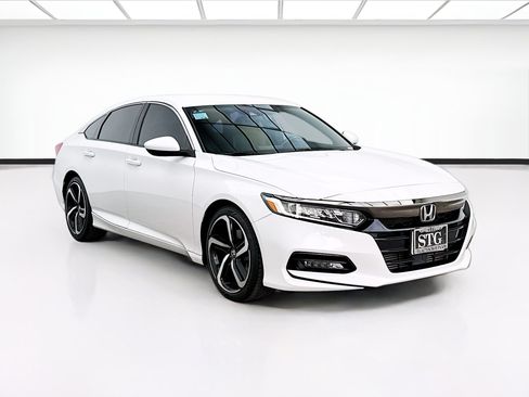 Used 2018 Honda Accord Sport image 3