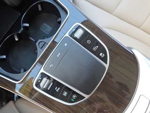 Used 2022 Mercedes-Benz GLC 300 image 35