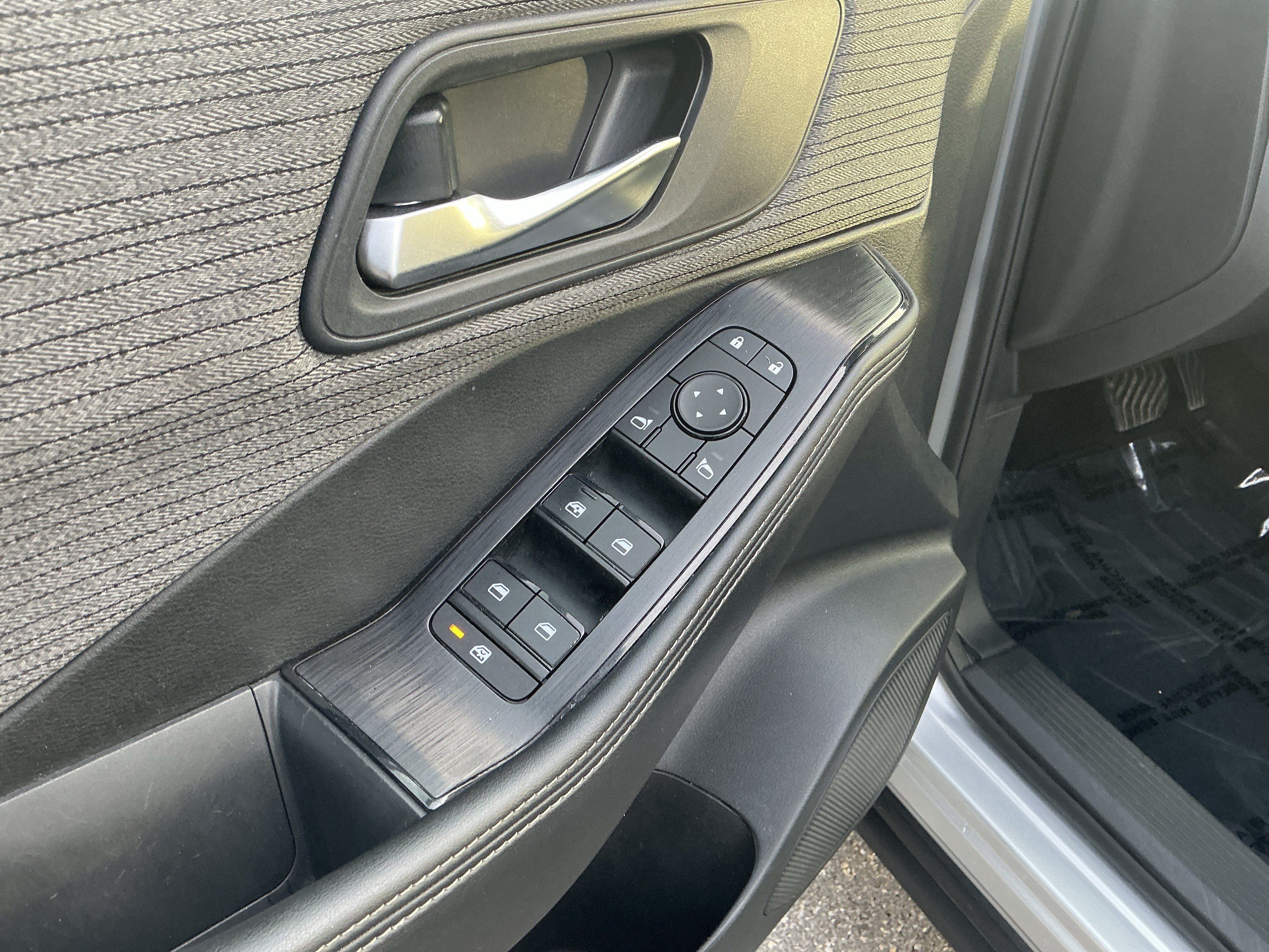 Used 2021 Nissan Rogue SV AWD/4WD image 19