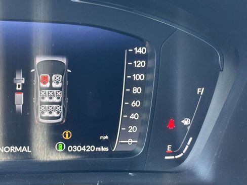 Used 2025 Honda Pilot Black Edition image 27