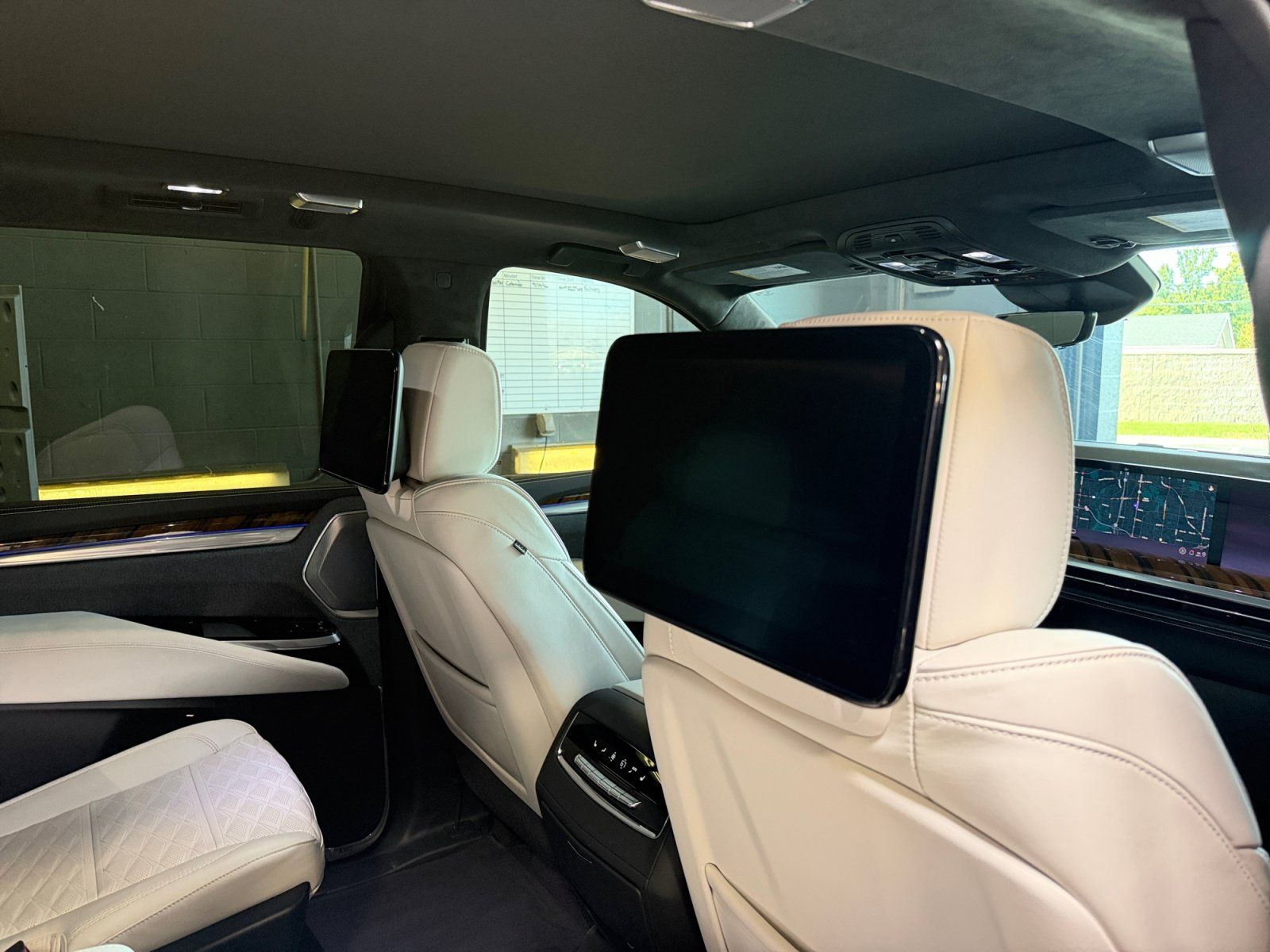 Used 2025 Cadillac Escalade Sport Platinum AWD/4WD image 31