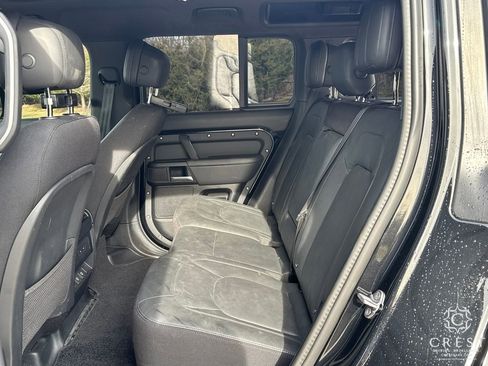 Used 2025 Land Rover Defender 110 X image 12