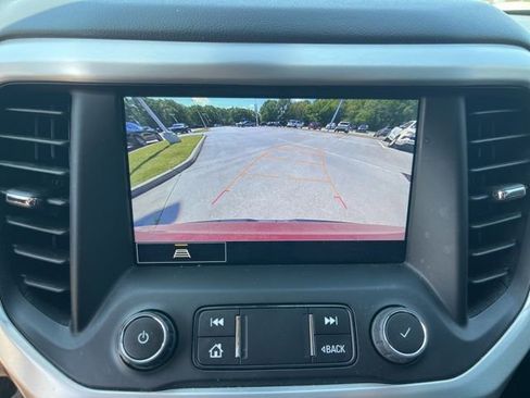 Used 2023 GMC Acadia SLT FWD image 23
