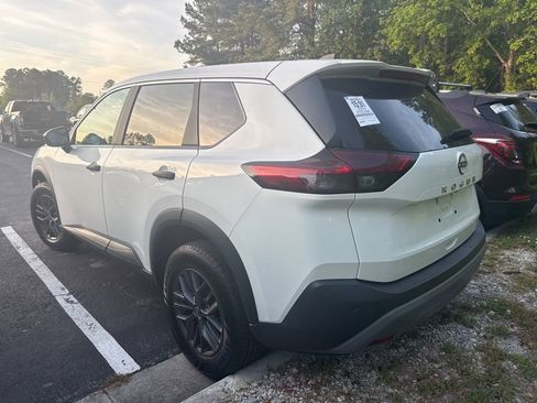 Used 2023 Nissan Rogue S image 2