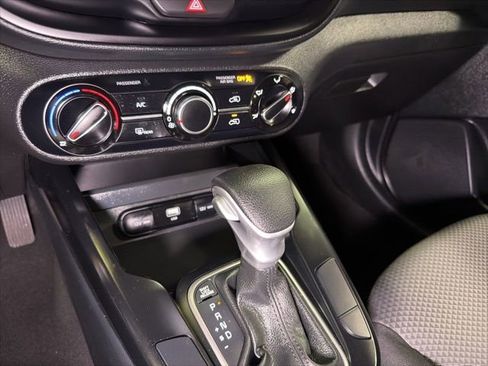 Used 2025 Kia Soul LX FWD image 28