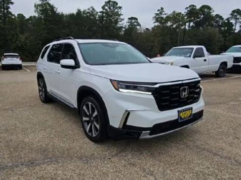 Used 2023 Honda Pilot Elite image 2