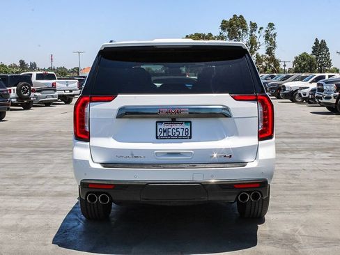 Used 2023 GMC Yukon XL AT4 w/ AT4 Premium Package AWD/4WD image 8