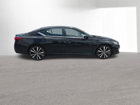Used 2022 Nissan Altima 2.0 SR FWD image 3