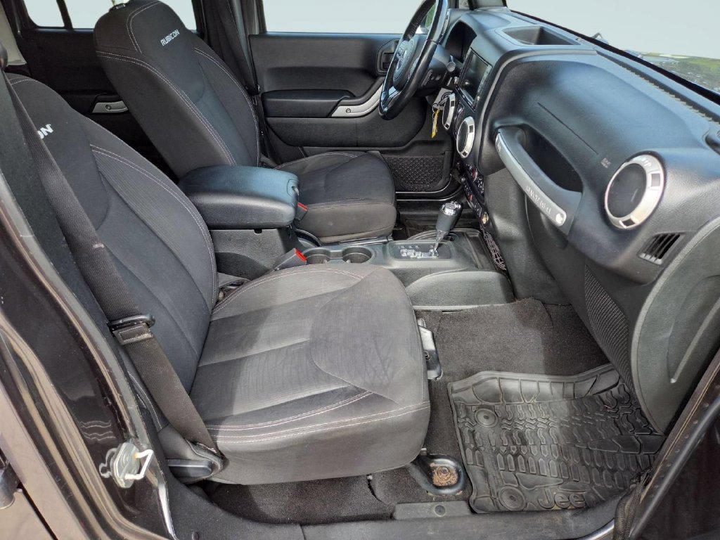 Used 2018 Jeep Wrangler Unlimited Rubicon w/ Cold Weather Group AWD/4WD image 29