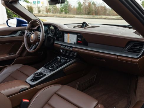 Used 2021 Porsche 911 Carrera S image 18