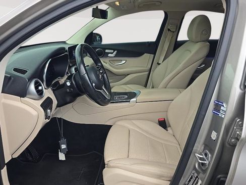 Used 2022 Mercedes-Benz GLC 300 4MATIC Coupe image 4