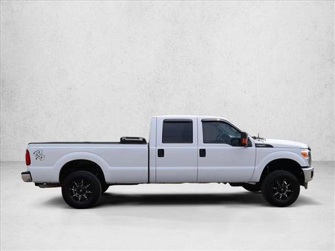 Used 2016 Ford F250 XL w/ Power Equipment Group AWD/4WD image 4