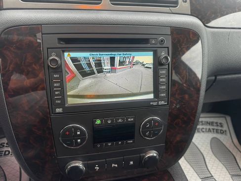 Used 2011 GMC Yukon Denali AWD/4WD image 24