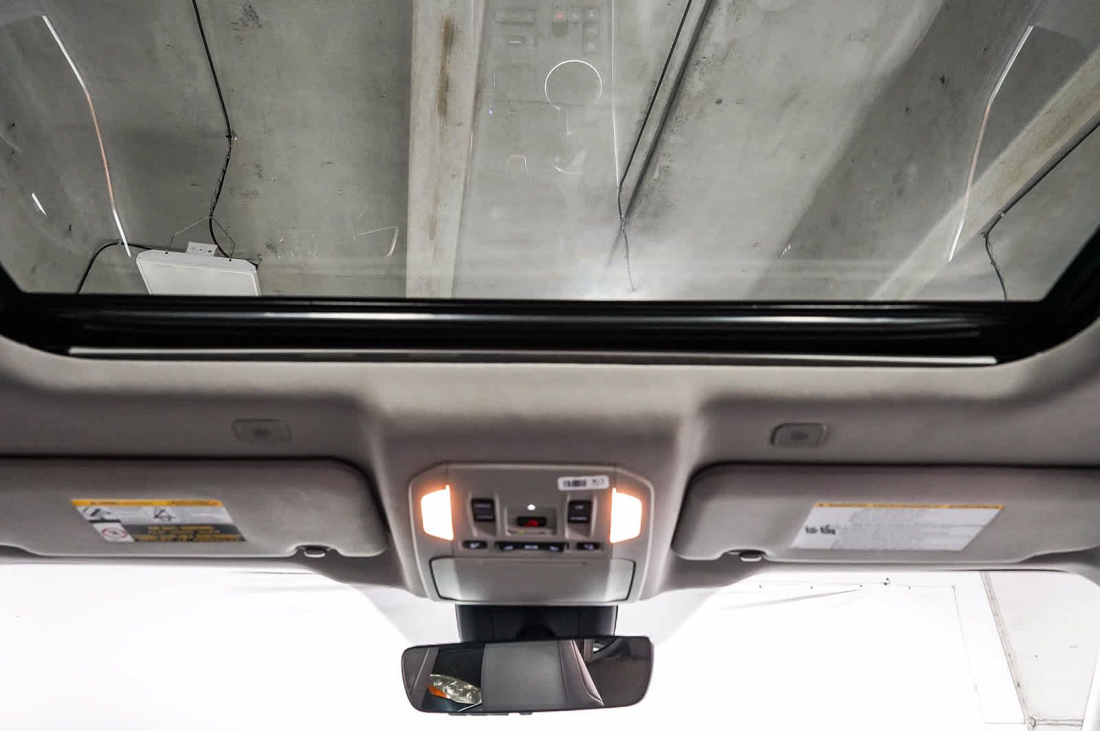 Used 2024 Toyota Highlander XLE AWD/4WD image 16