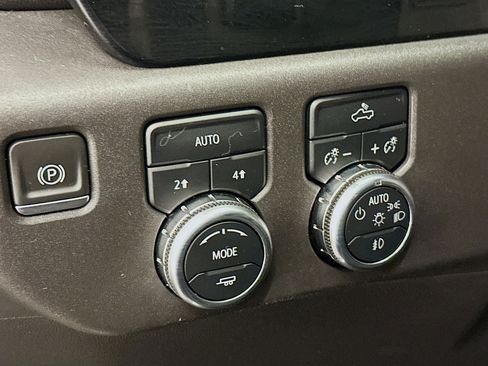 Used 2024 GMC Sierra 1500 Elevation image 17