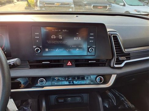 Used 2024 Kia Sportage LX image 18