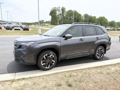 New 2026 Subaru Forester Touring AWD/4WD image 4