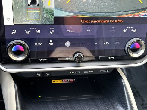 Used 2023 Lexus RZ 450e Premium image 23