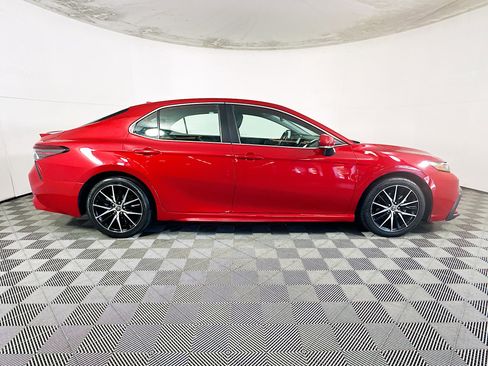 Used 2024 Toyota Camry SE FWD image 2