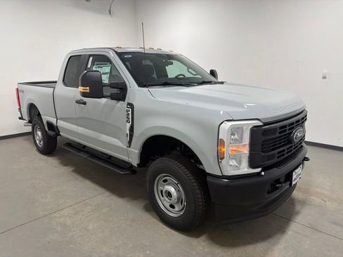 New 2026 Ford F250 XL w/ XL Driver Assist Package AWD/4WD image 3