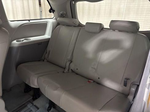 Used 2013 Toyota Sienna XLE image 13