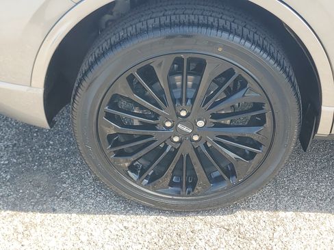 Used 2024 Lincoln Corsair AWD w/ Equipment Group 101A image 7