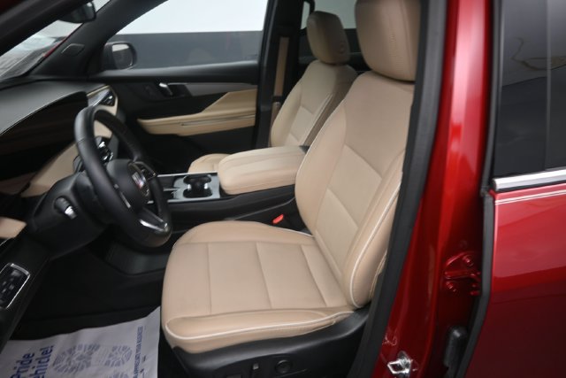 Used 2025 Buick Enclave Preferred w/ Trailering Package, 5000 lbs. AWD/4WD image 11