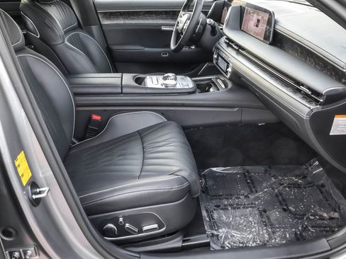 Used 2025 Genesis G90 3.5T image 43