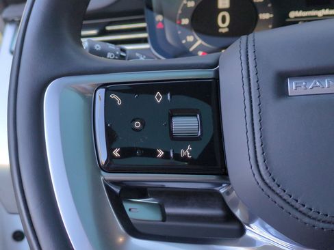 Used 2023 Land Rover Range Rover SE image 16