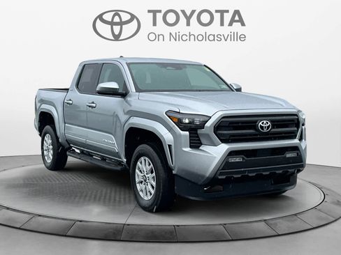 Used 2024 Toyota Tacoma SR5 AWD/4WD image 8