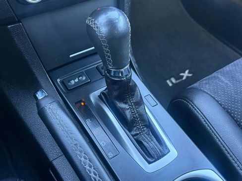 Used 2017 Acura ILX image 19