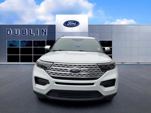 Used 2020 Ford Explorer XLT w/ Comfort Package RWD image 2