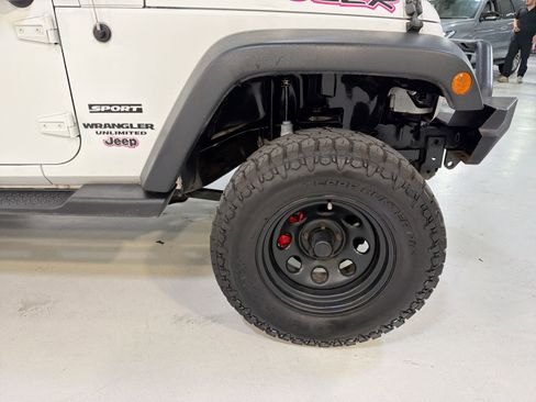 Used 2013 Jeep Wrangler Unlimited Sport AWD/4WD image 27