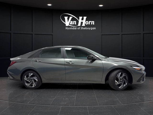 Used 2025 Hyundai Elantra Sport w/ Cargo Package FWD image 8