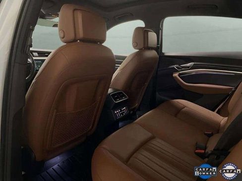 Used 2022 Audi e-tron Premium Plus w/ Premium Plus Package image 19
