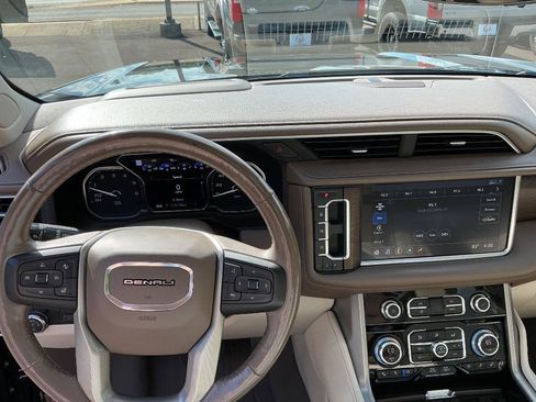 Used 2021 GMC Yukon XL Denali w/ Denali Ultimate Package AWD/4WD image 18