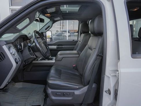 Used 2015 Ford F250 Lariat w/ Lariat Ultimate Package AWD/4WD image 24