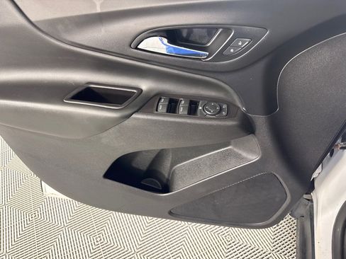 Used 2021 Chevrolet Equinox LT image 11