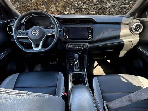 Used 2023 Nissan Kicks SR w/ SR Premium Package image 13