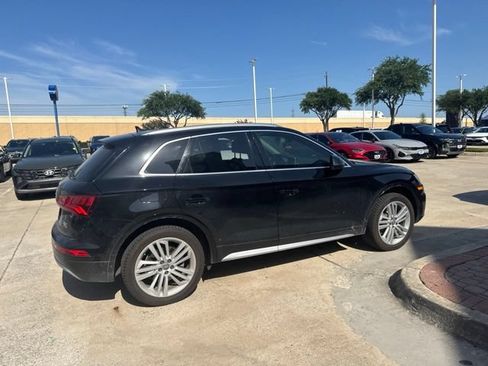 Used 2018 Audi Q5 2.0T Premium Plus w/ Premium Plus Package AWD/4WD image 2